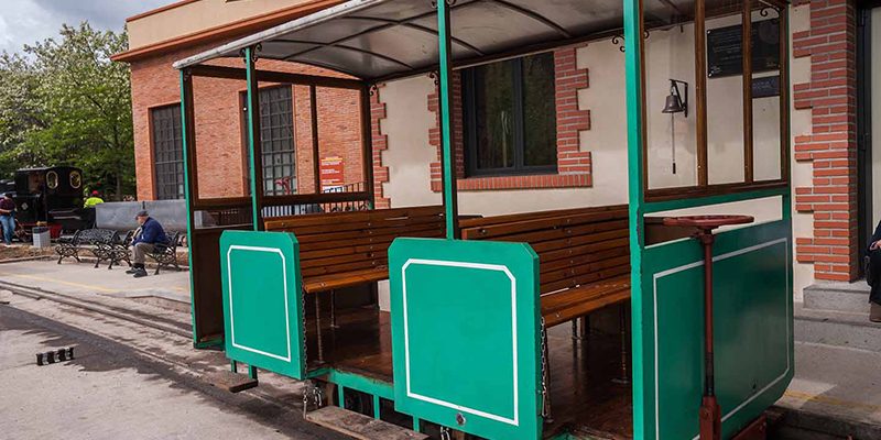 Coche-de-viajeros-Jardinera-1