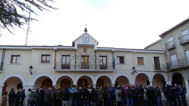 Minuto de silencio asesinatos Albalate del Arzobispo web
